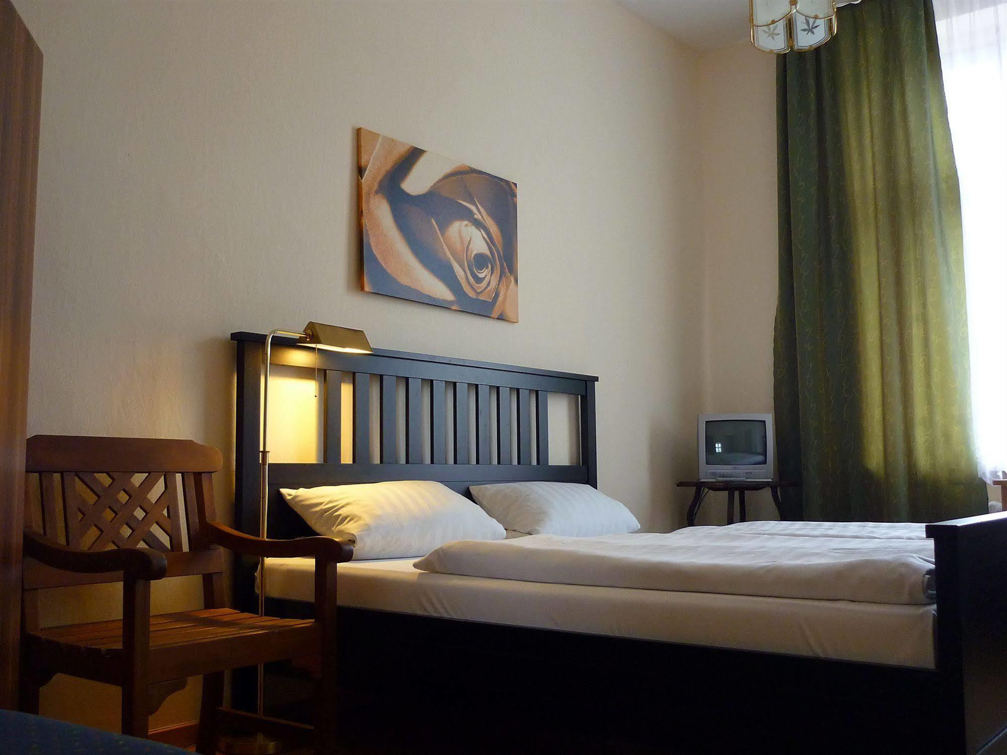 Hotel-Pension Charlottenburg Berlin Exterior photo